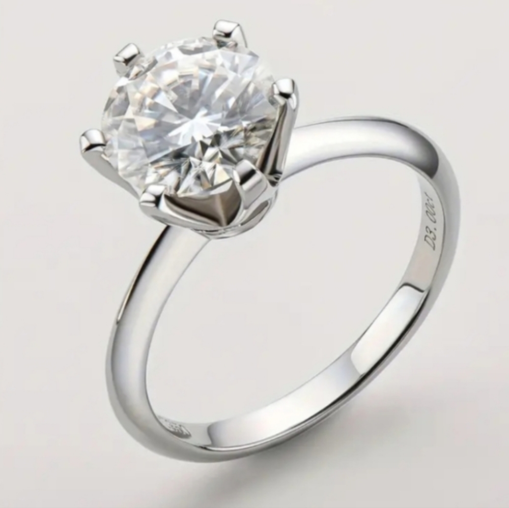 Diamond solitaire moissanite engagement ring 1-carat 925 Silver band.